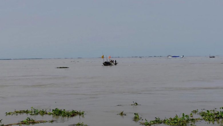 ভোলার মেঘনা নদীতে বালু বোঝাই বাল্কহেড ডুবি